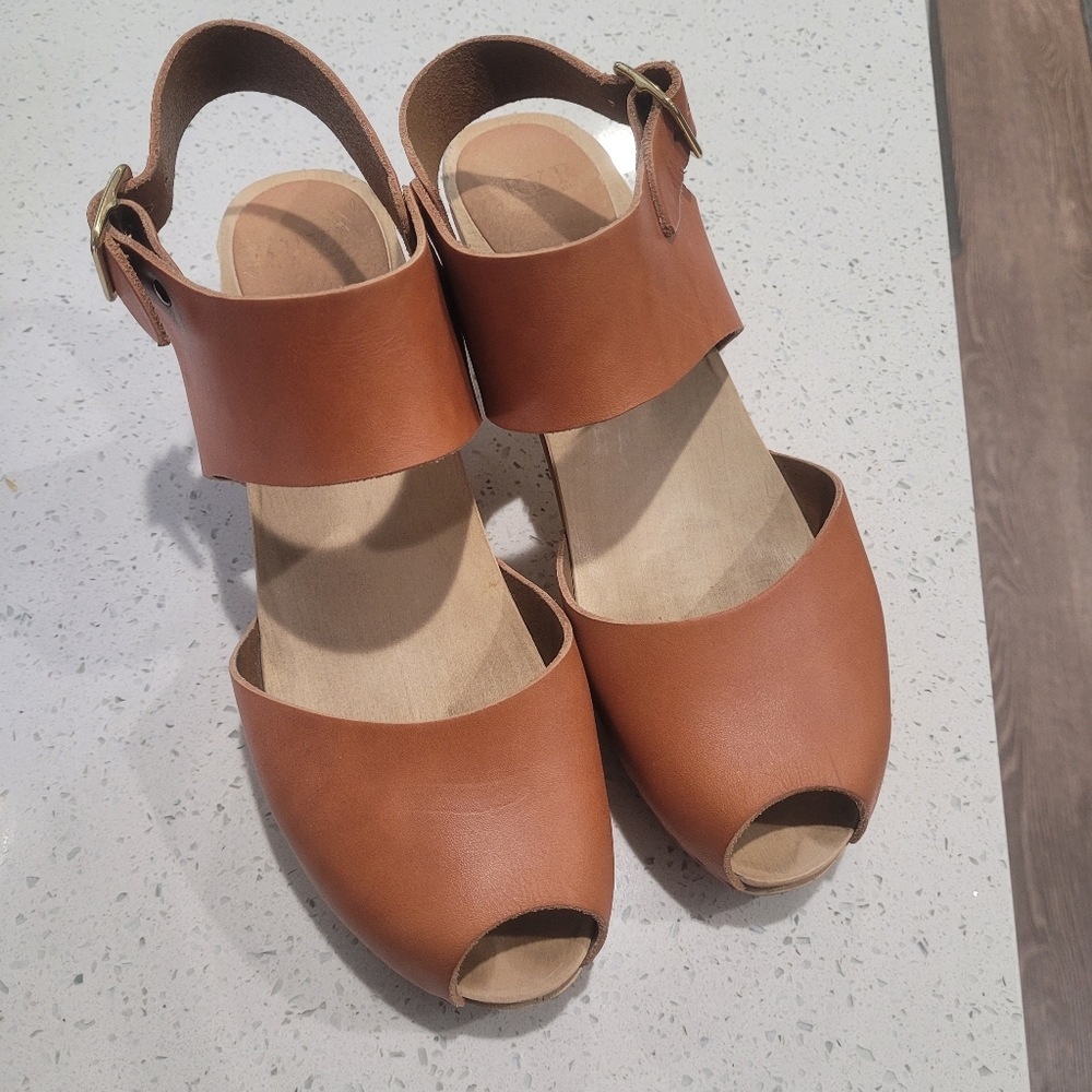 BRYR Miranda mid-heel clog